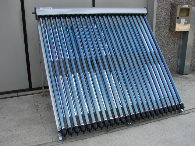 PANNELLO SOLARE SOTTOVUOTO CON 24 TUBI HEAT PIPE